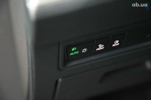 Volkswagen Touareg 2018 - фото 21