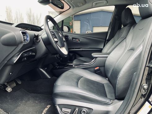 Toyota Prius 2016 черный - фото 12