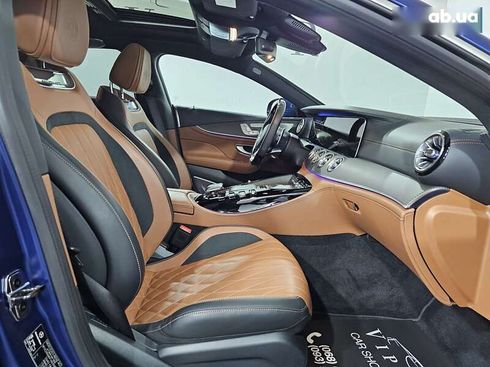 Mercedes-Benz AMG GT 4 2020 - фото 21