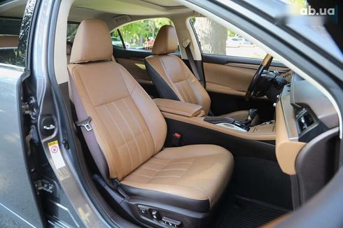 Lexus ES 2018 - фото 11