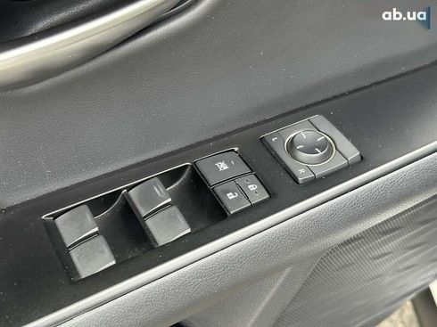 Lexus UX 2019 - фото 22