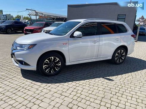 Mitsubishi Outlander 2018 - фото 4