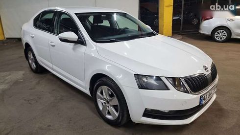 Skoda Octavia 2019 - фото 6