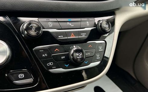 Chrysler Pacifica 2017 - фото 17