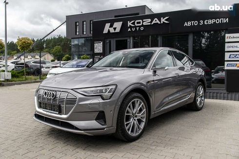 Audi E-Tron 2022 - фото 2