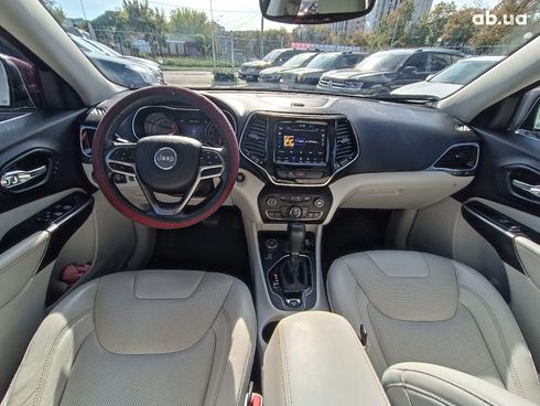 Jeep Cherokee 2019 красный - фото 17