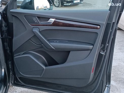 Audi Q5 2018 серый - фото 31