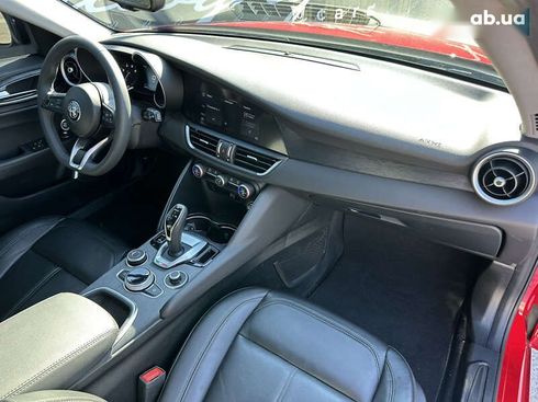 Alfa Romeo Giulia 2020 - фото 21