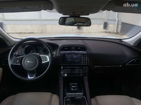 Jaguar F-Pace 2017 - фото 26