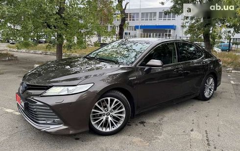 Toyota Camry 2019 - фото 10