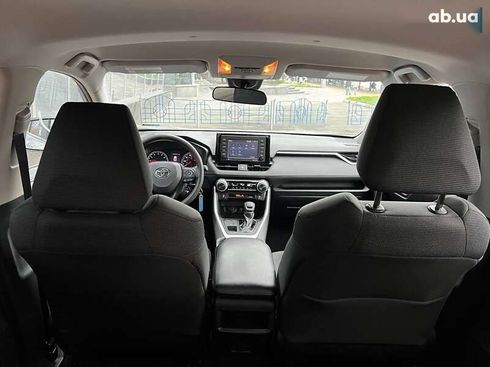 Toyota RAV4 2021 - фото 18