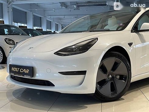 Tesla Model 3 2022 - фото 2