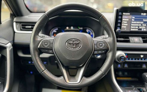 Toyota RAV4 2021 - фото 11