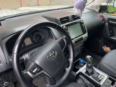 Toyota Land Cruiser Prado 2019 - фото 11