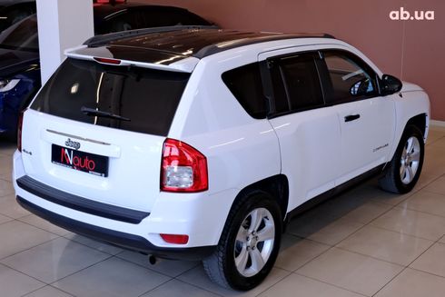 Jeep Compass 2015 белый - фото 5