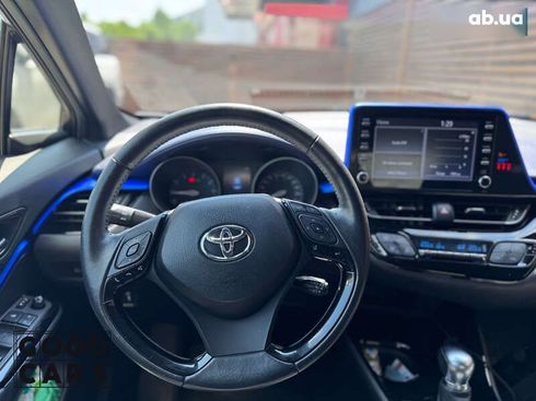 Toyota C-HR 2020 - фото 21