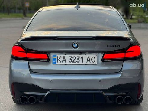 BMW 5 серия 2017 - фото 10