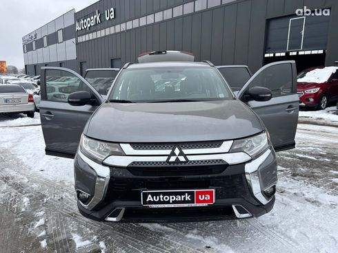 Mitsubishi Outlander 2019 серый - фото 36