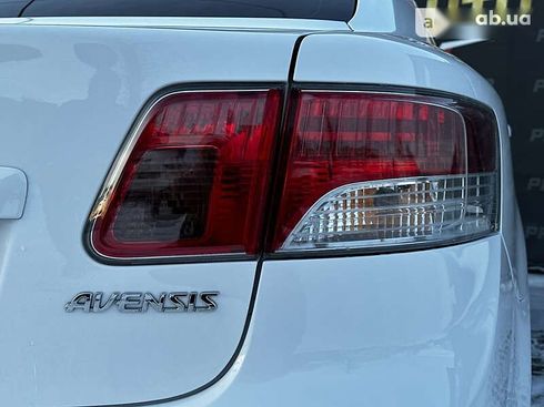 Toyota Avensis 2011 - фото 26