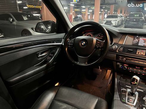 BMW 5 серия 2015 - фото 25