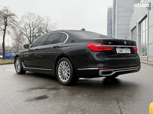 BMW 7 серия 2017 - фото 5