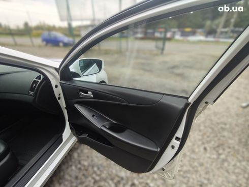 Hyundai Sonata 2016 белый - фото 15