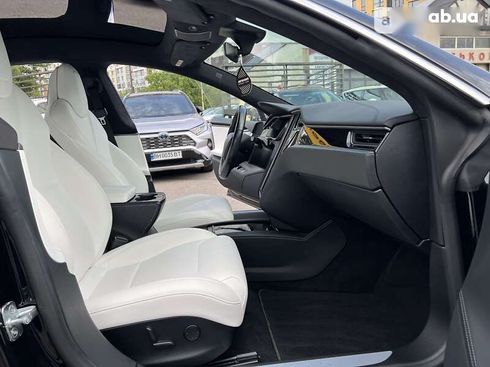 Tesla Model S 2019 - фото 19