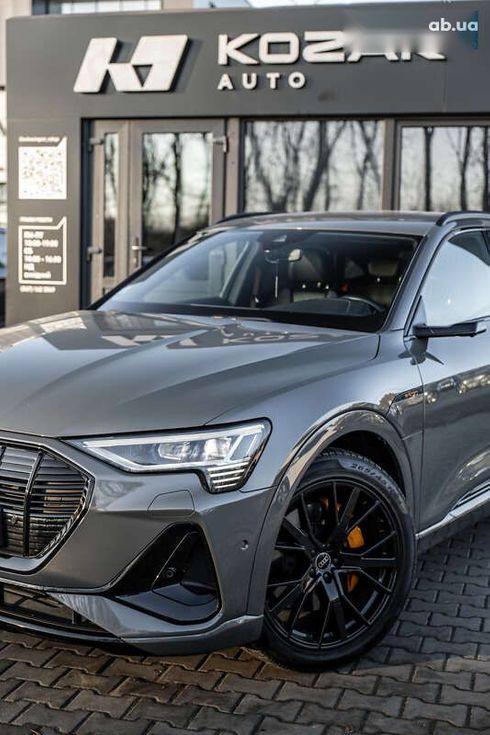 Audi E-Tron 2022 - фото 3