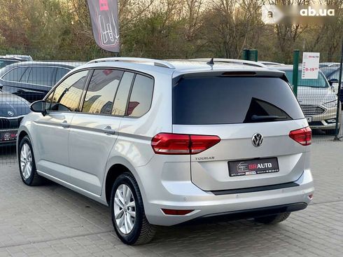 Volkswagen Touran 2018 - фото 22