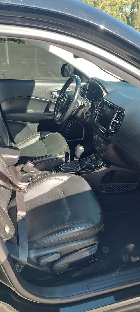 Jeep Compass 2020 черный - фото 17