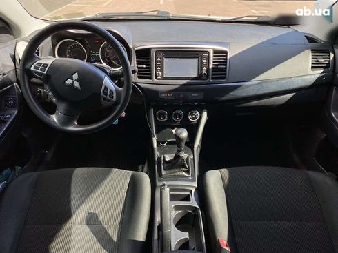 Mitsubishi Lancer 2016 - фото 16