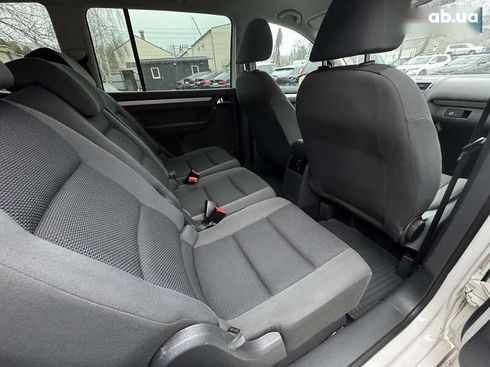 Volkswagen Touran 2011 - фото 24