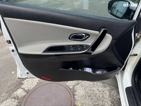 Kia Cee'd 2018 белый - фото 9