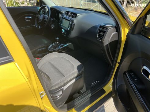 Kia Soul 2015 желтый - фото 6