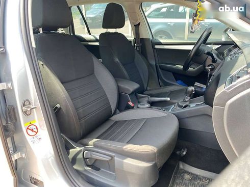 Skoda Octavia 2020 - фото 16
