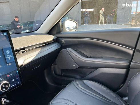 Ford Mustang Mach-E 2020 белый - фото 94