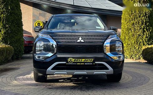 Mitsubishi Outlander 2023 - фото 2