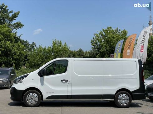 Renault Trafic 2016 - фото 12