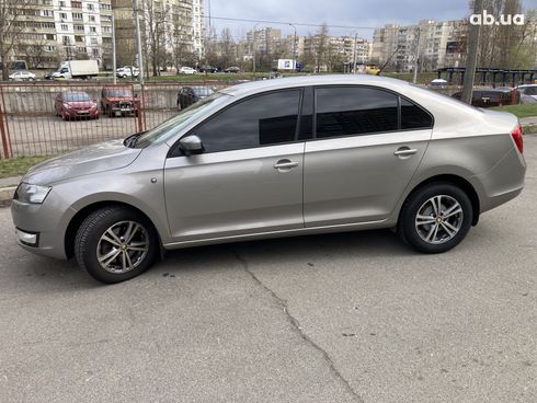 Skoda Rapid 2013 бежевый - фото 12