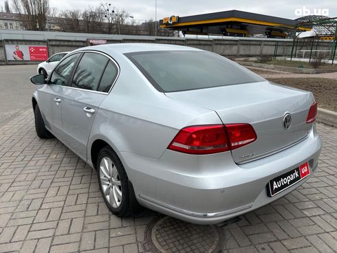 Volkswagen Passat 2012 серый - фото 3