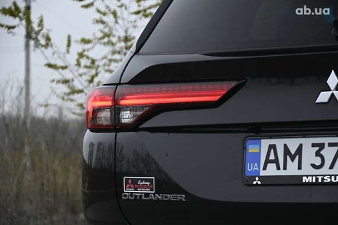 Mitsubishi Outlander 2023 - фото 15