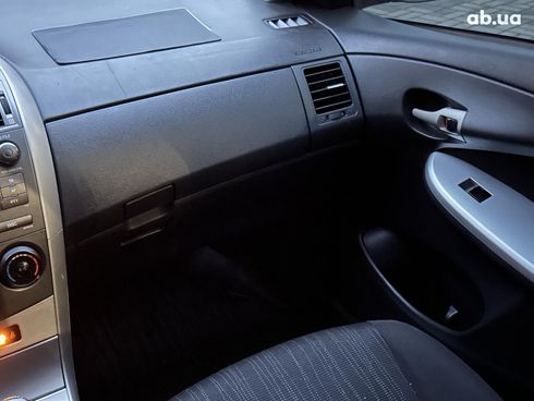 Toyota Corolla 2007 серый - фото 17
