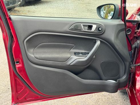 Ford Fiesta 2016 красный - фото 12