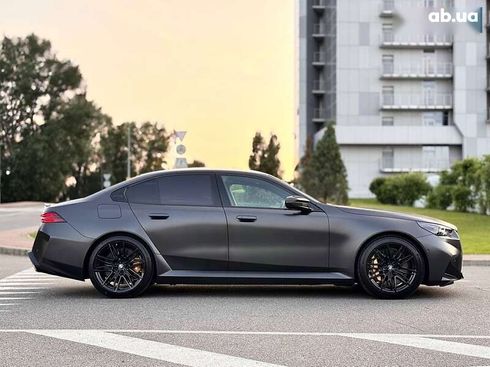 BMW M5 2025 - фото 15