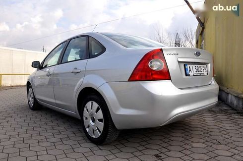 Ford Focus 2010 - фото 11