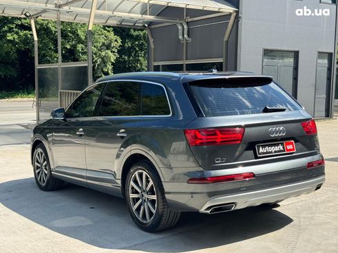 Audi Q7 2018 серый - фото 10