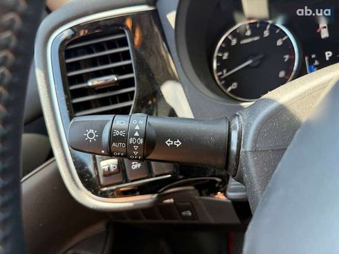 Mitsubishi Outlander 2020 - фото 26