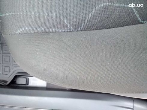 Toyota Auris 2012 белый - фото 14
