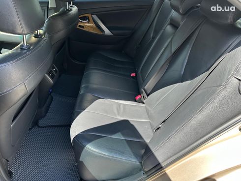 Toyota Camry 2007 бежевый - фото 16