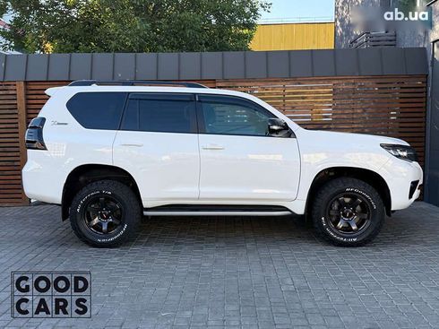 Toyota Land Cruiser Prado 2021 - фото 8
